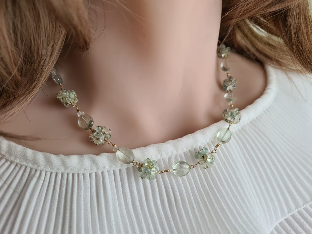 Gemmissime | Collier fait-main en pierres naturelles | Fleurs de gemmes Aigue-marine Prasiolite