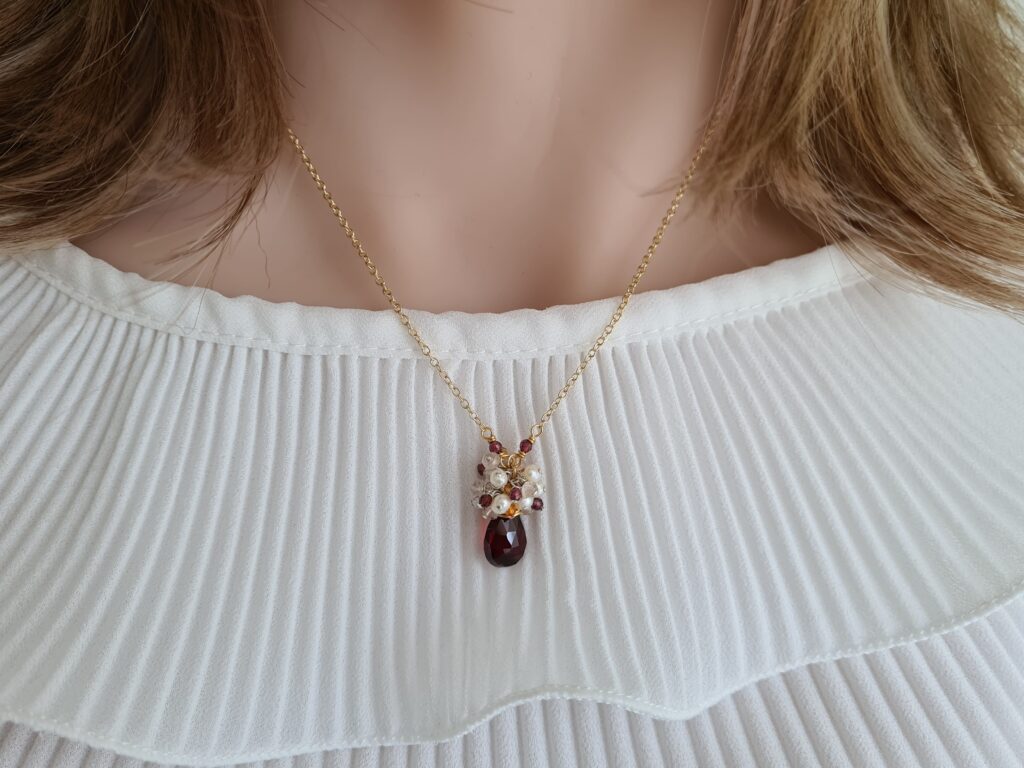 Gemmissime | Collier fait-main avec pendentif en pierres naturelles | Grenat et gemmes multicolores