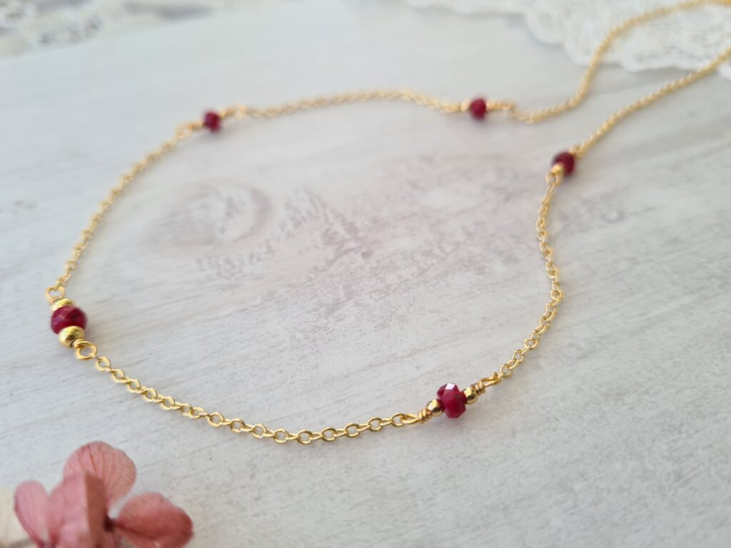 Gemmissime | Collier fait-main en pierres naturelles | Rubis Pierre de naissance juillet