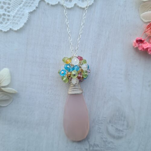 Gemmissime | Collier fait-main avec pendentif en pierres naturelles | Calcédoine rose