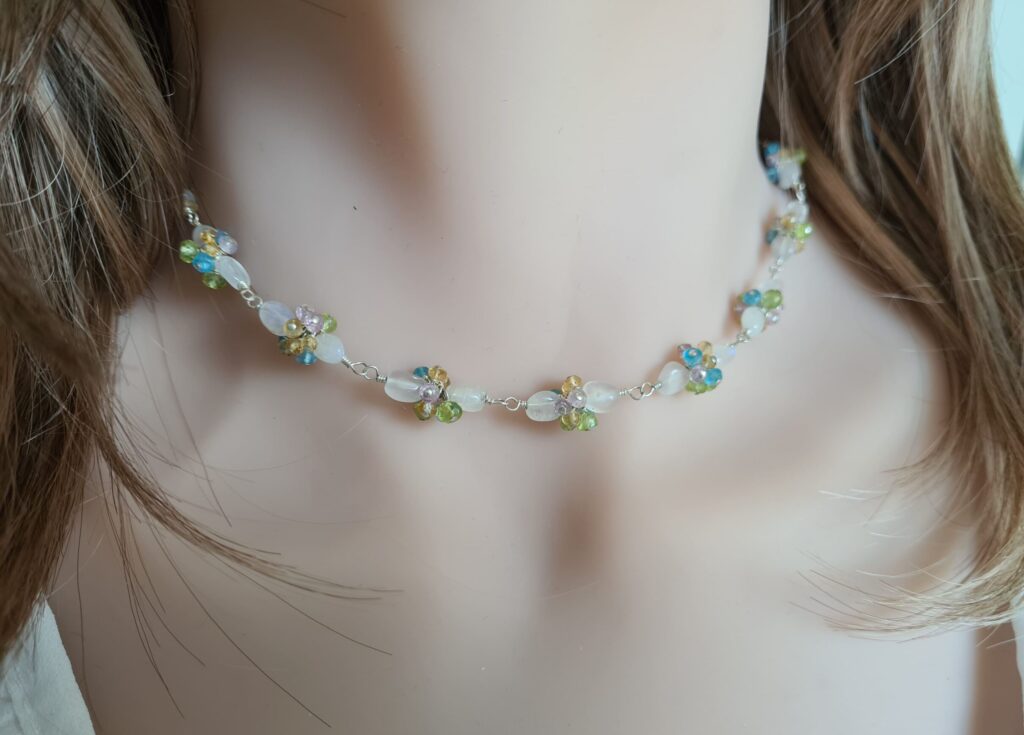 Gemmissime | Collier fait-main en pierres naturelles | Fleurs de gemmes et Pierre de Lune
