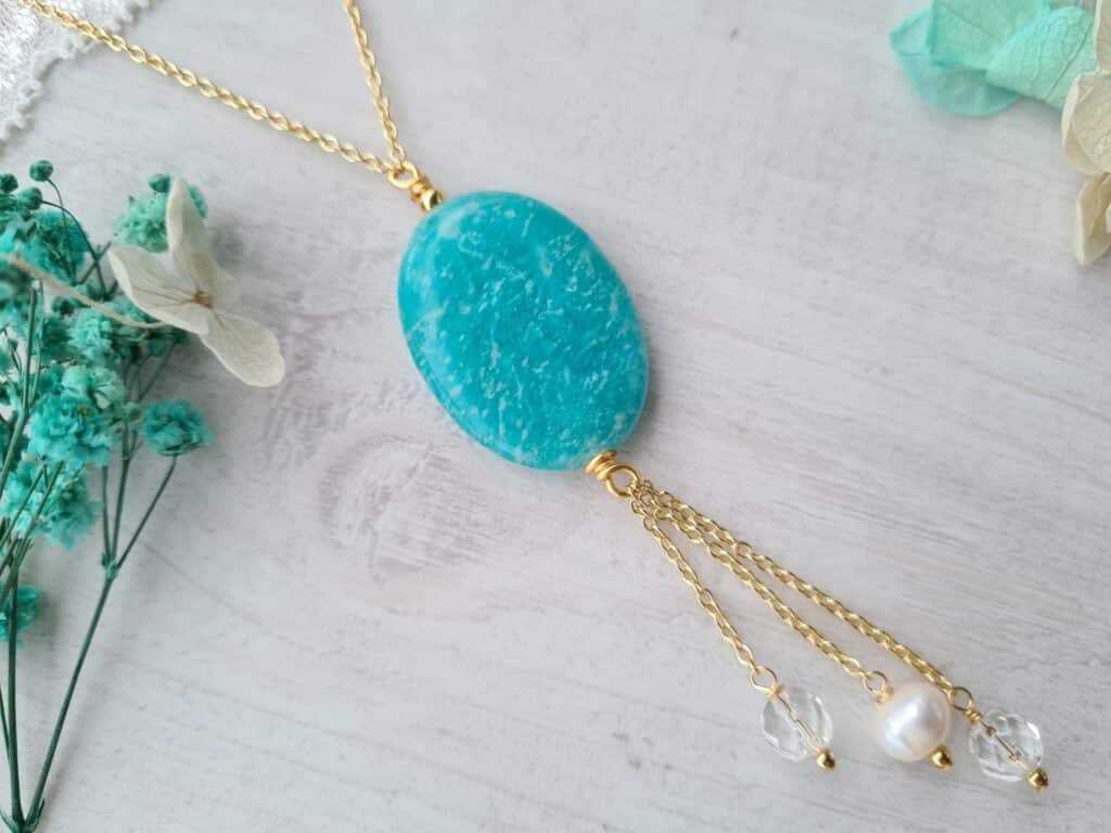 Gemmissime | Collier long fait-main avec pendentif en pierres naturelles | Amazonite et Cristal de roche