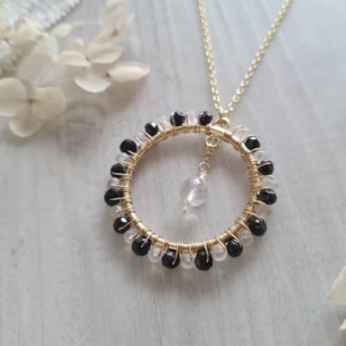 Gemmissime | Collier fait-main avec pendentif rond en pierres naturelles | Spinelle noir Cristal de roche