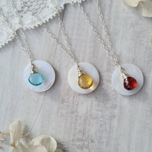 Gemmissime | Collier fait-main avec pendentif en pierres naturelles | Ras de cou Coquille grenat apatite et citrine