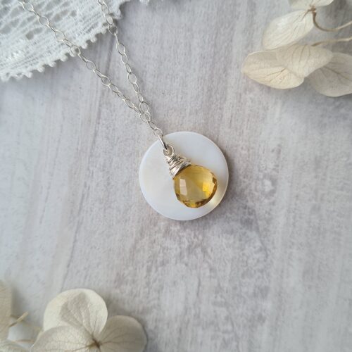 Gemmissime | Collier fait-main avec pendentif en pierres naturelles | Ras de cou Coquille Citrine