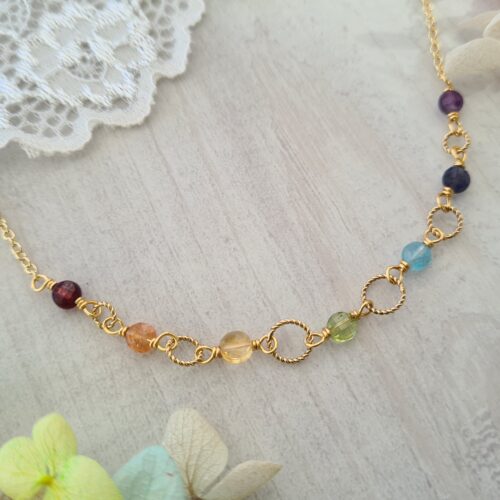 Gemmissime | Collier ras de cou fait main avec pendentif en pierres naturelles | 7 chakras