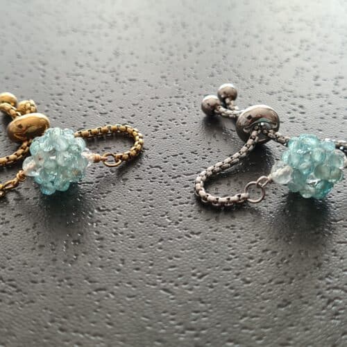 Gemmissime | Bague ajustable fait-main en pierres naturelles | Boule d'apatite bleu ciel argenté et doré