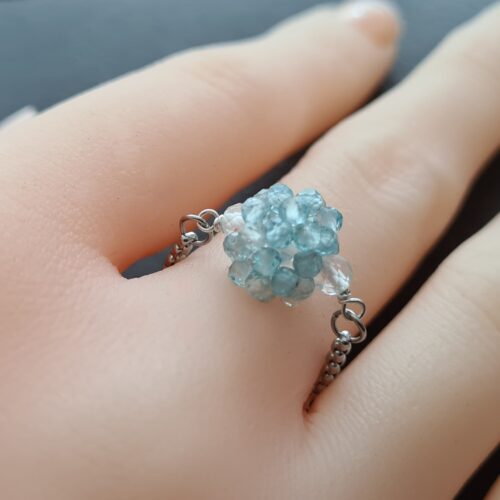 Gemmissime | Bague ajustable fait-main en pierres naturelles | Boule d'apatite bleu ciel