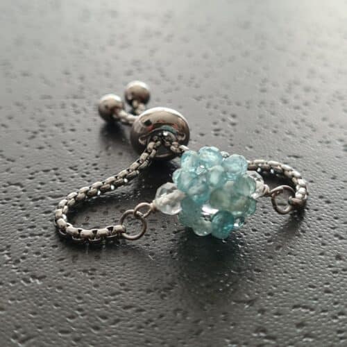 Gemmissime | Bague acier argenté ajustable et fait main en pierre naturelle | Boule d'apatite bleu ciel
