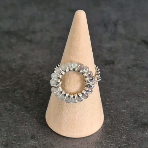 Gemmissime | Bague Labradorite ajustable fait main en pierres naturelles | Ronde de Gemmes | Gris pastel