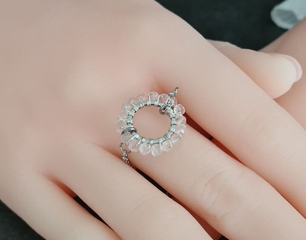 Gemmissime | Bague acier inoxydable Apatite ajustable fait main en pierres naturelles Quartz Rose | Ronde de Gemmes | Rose pastel