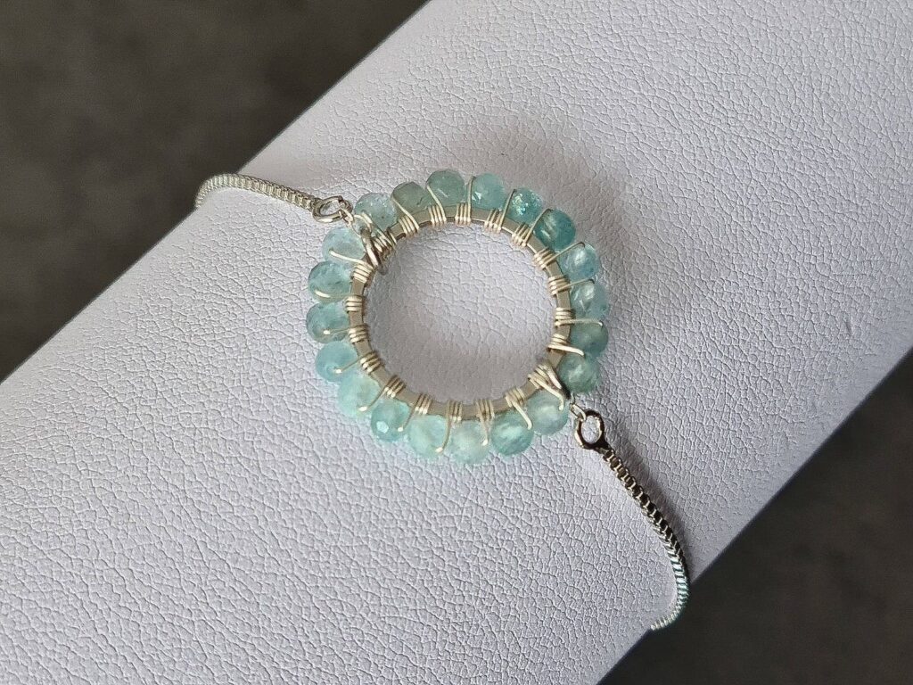 Gemmissime | Bracelet Apatite ajustable fait main en pierres naturelles | Ronde de Gemmes | Apatite Bleu pastel