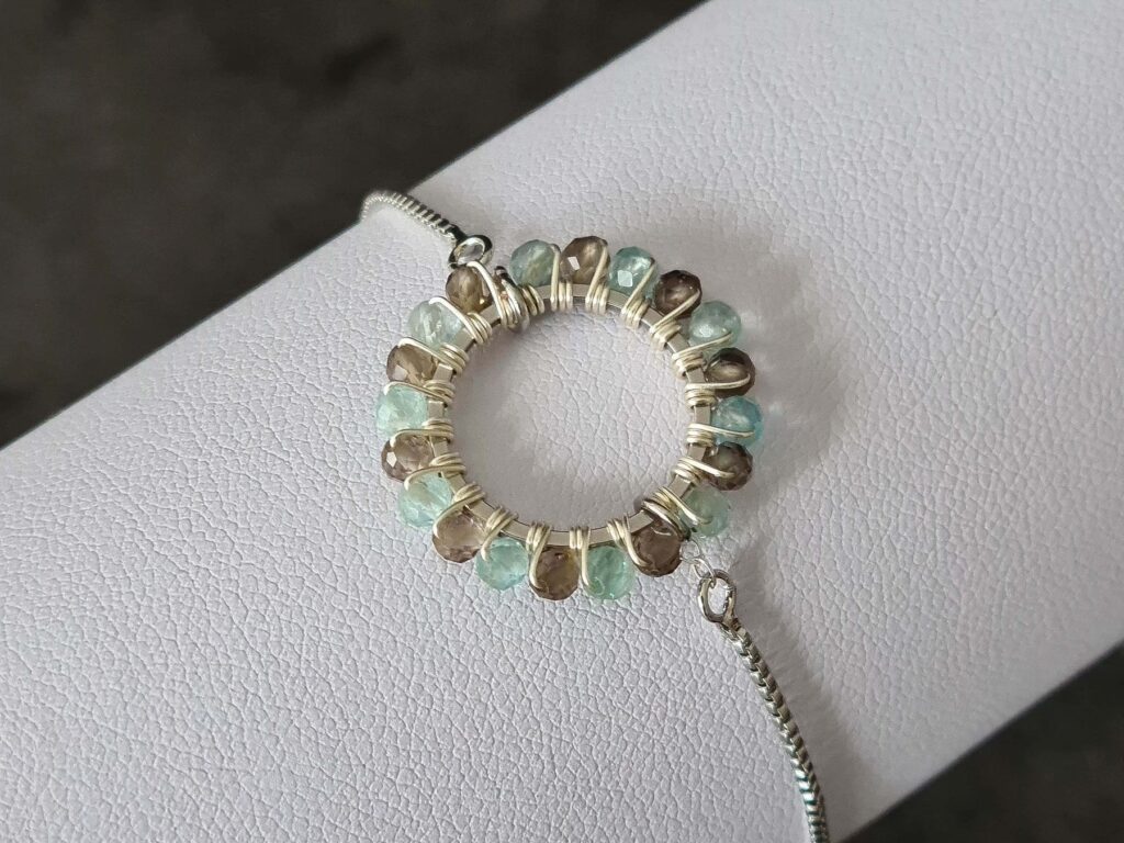 Gemmissime | Bracelet Apatite Quartz Fumé ajustable fait main en pierres naturelles | Ronde de Gemmes | Brun Bleu pastel