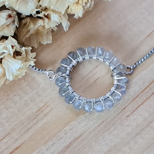 Gemmissime | Bracelet Labradorite ajustable fait main en pierres naturelles | Ronde de Gemmes | Gris pastel