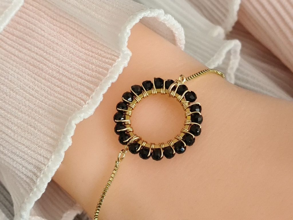 Gemmissime | Bracelet Noir et Or ajustable fait main en pierres naturelles | Ronde de Gemmes | Tourmaline Spinelle Noir