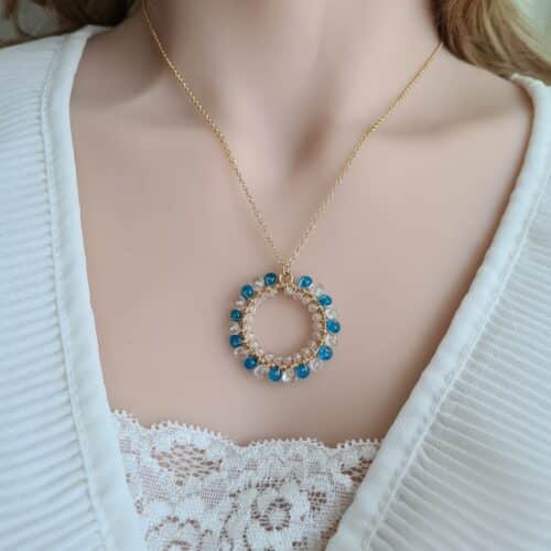 Collier avec Pendentif Rond Apatite et Topaze blanche Gemmissime | Collier fait-main avec pendentif en pierres naturelles | Apatite bleue et Topaze blanche