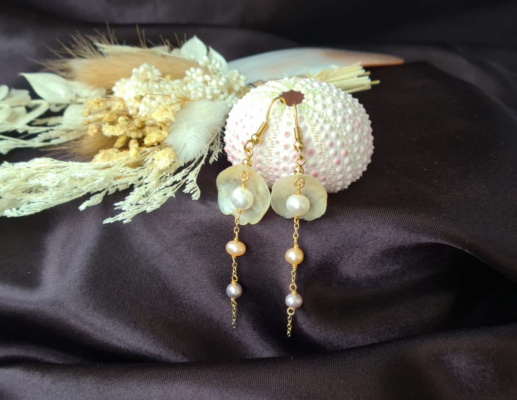 Gemmissime | Paire de Boucles d'oreille pendantes Coquillage véritable et Perles de culture
